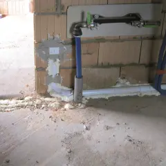Jakie instalacje przed tynkami? Kluczowe informacje i porady dla budujących