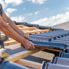 Jak obliczyć ile łat pod dachówkę, aby uniknąć zbędnych kosztów?