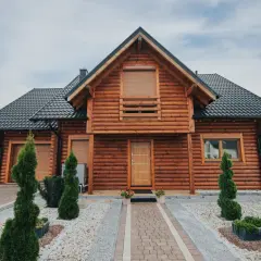 Ile kosztuje wybudowanie domu drewnianego? Poznaj zaskakujące ceny!